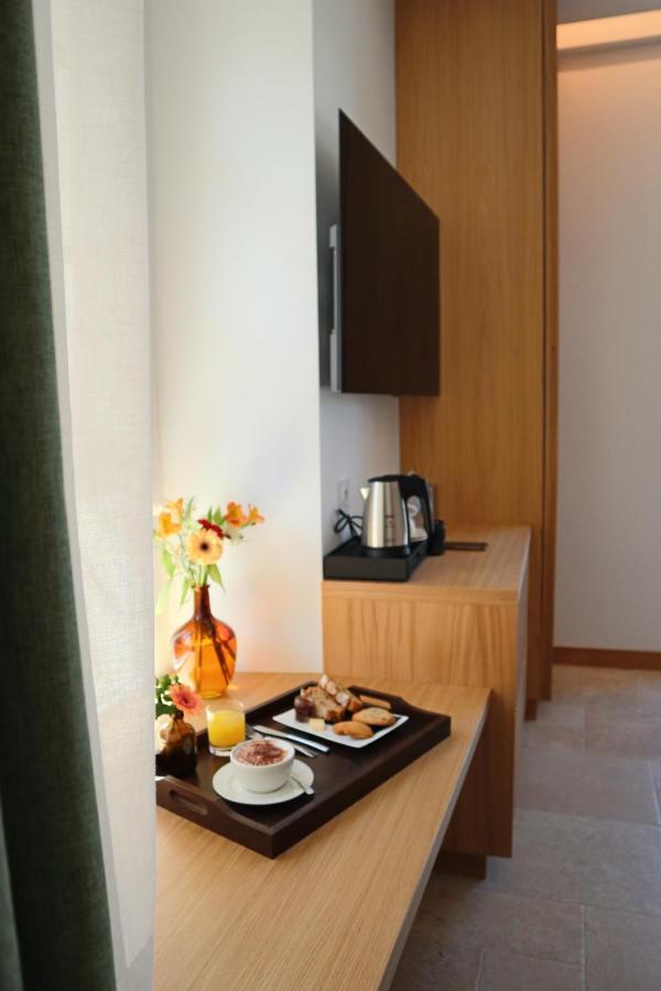 Le Royal Restaurant Hotel